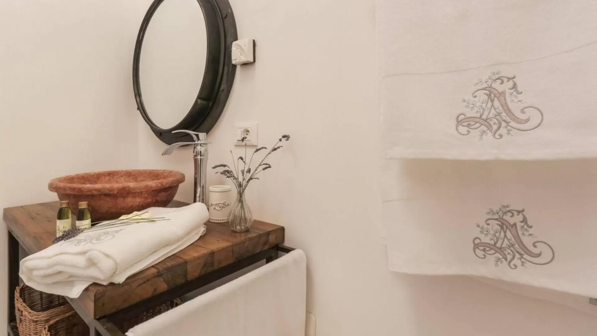Cassini Gt - 1 Bedroom - Balcony - Place Garibaldi Апартаменты